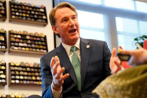 弗吉尼亚州共和党州长格伦·杨金接下来会做什么？他还没准备好告诉